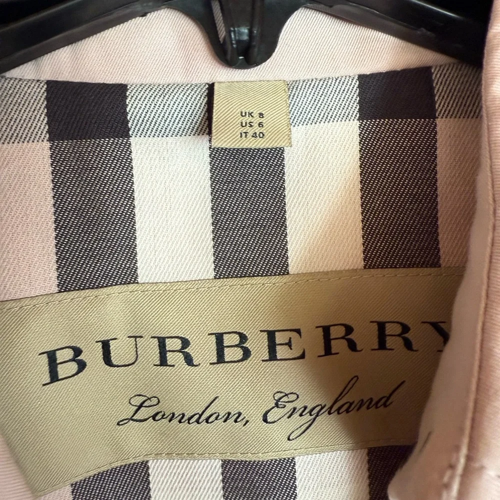 Burberry Pink Trench Coat with Black Accents - Picture 3 of 9